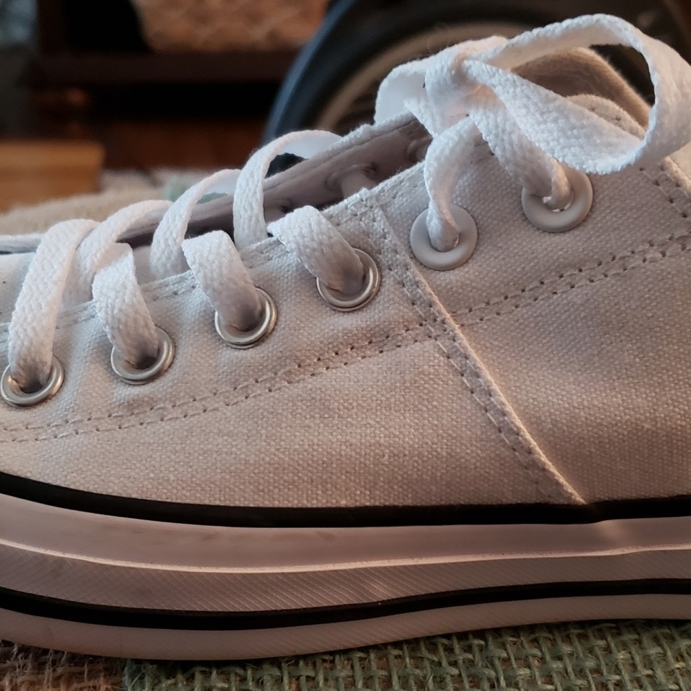 White converse all stars